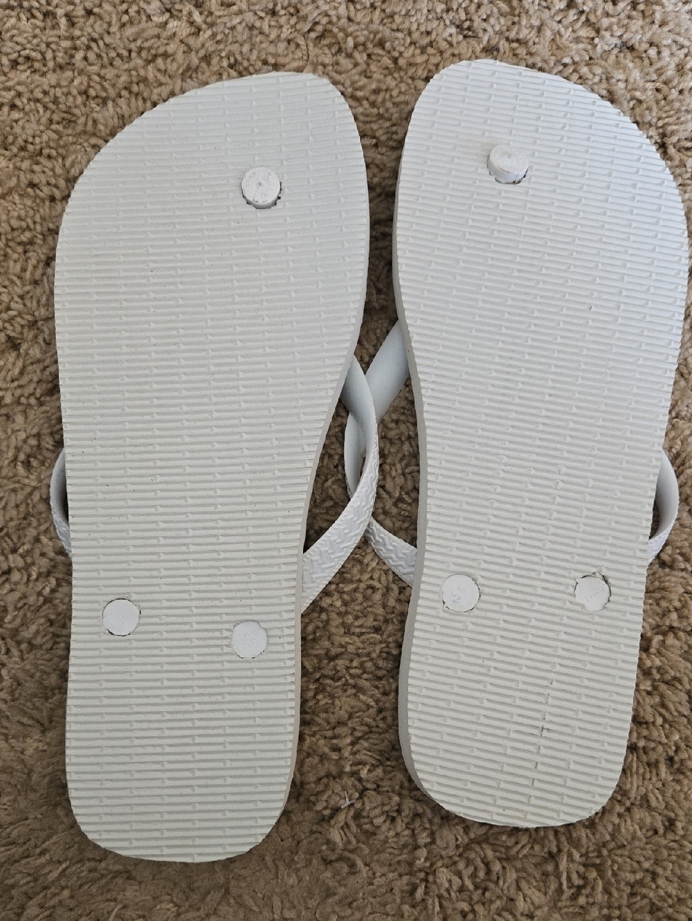 Havaianas' White Flip Flops - Picture 4 of 4